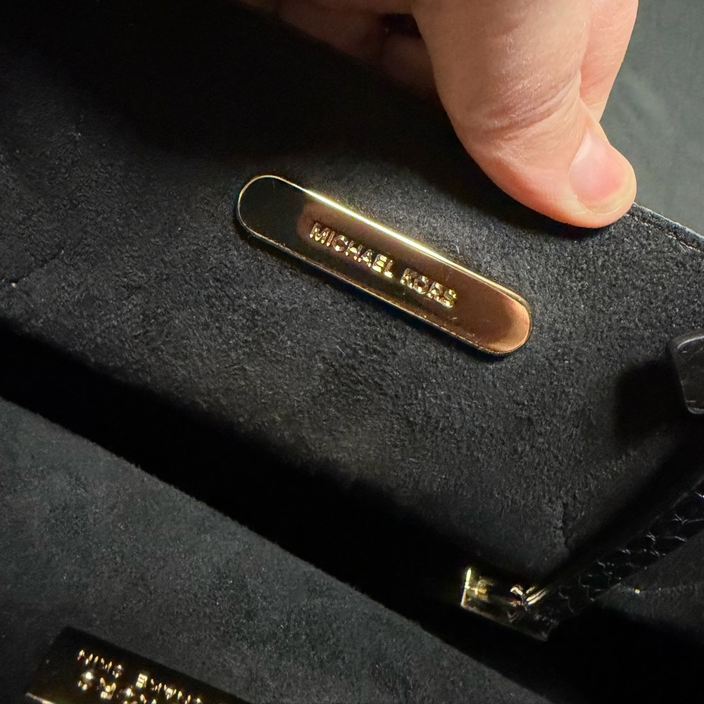 NWT Michael‎ Kors Mercer Black Snakeskin Large Convertible Tote Suede Lining - Picture 6 of 15